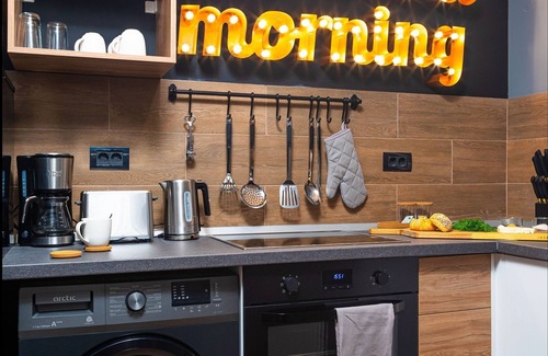 Bucharest City-Centre Apartment | Golden Hour - One Bedroom - Next to Cismigiu Park and Victoria Avenue