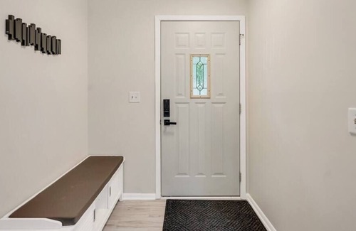 Lee Park House | Golden House⭐️5BR/3BA/7️⃣Queen Beds/Mins to DT MPLS