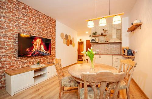 Smolyan Apartment | Golden Lake 526 at Oak Residence