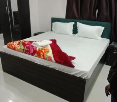 Bhiwadi Hotel | Golden Lip Hotel