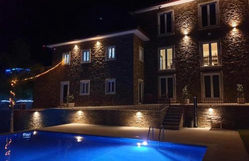 Lamego Bed & Breakfast | Golden Mirror