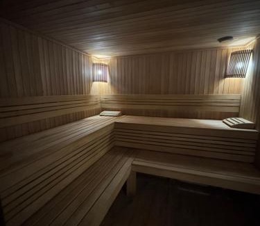 Yablunytsya Apartment | Golden Nest