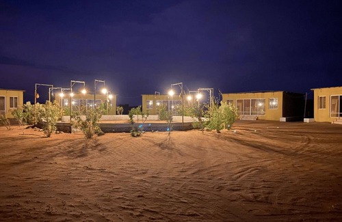 Jalan Bani Buhassan House | Golden Palm Oasis Royal Palm Classic Suite