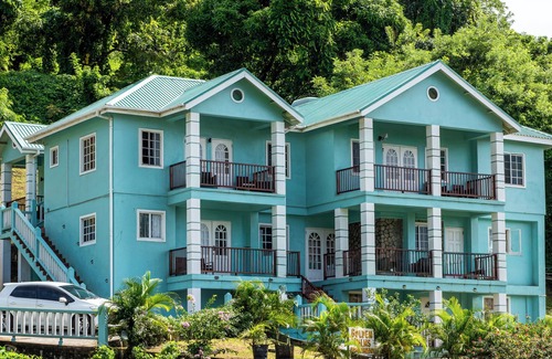 Colonarie Apartment | Golden Palms Apartment - Modern, self-contained single room