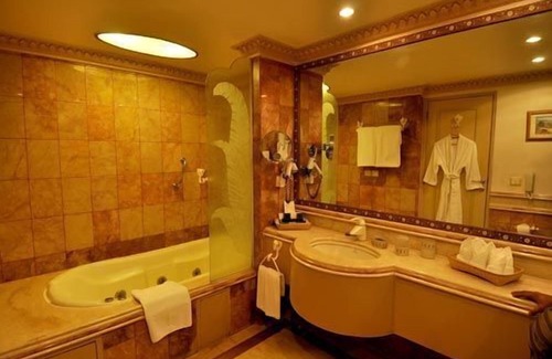 Narasapura Hotel | Golden Palms Hotel And Spa