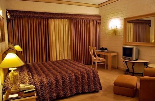 Narasapura Hotel | Golden Palms Hotel And Spa