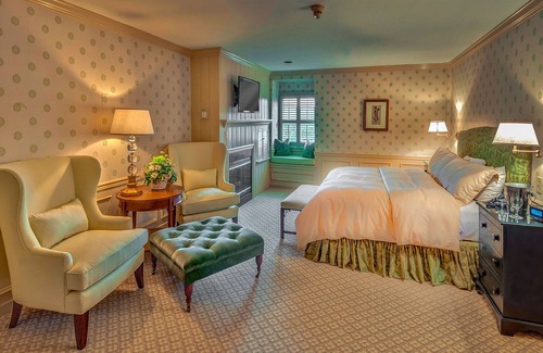 Forest Grove Hotel | Golden Plough Inn At Peddlers Village