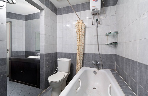 Muarakarang Hotel | Golden Sky Condotel