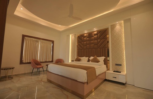 Aligarh Hotel | Golden Stone Resorts