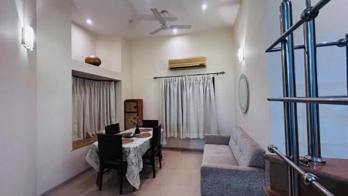 Saligao Villa | Golden Sun ray beach villa