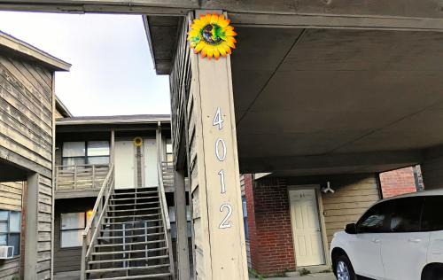 Lawton Apartment | Golden Sunflower's Apt B1
