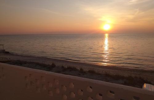 Skala Fourkas House | Golden sunset beach house
