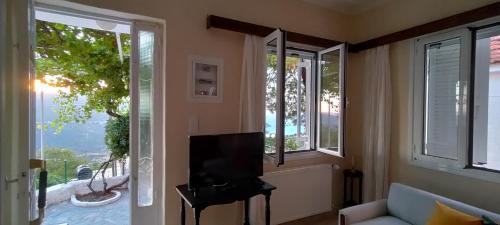 Argostoli House | Golden Sunset