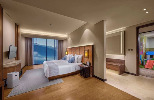 Oro Oro Ombo Hotel | Golden Tulip Holland Resort