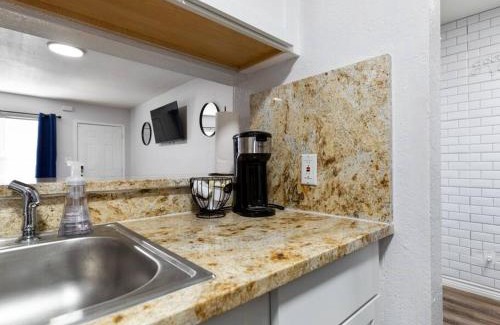 South Central Houston Apartment | Golden Vibes Dwtn,Eado,Nrg,MedCtr,MTR,Rodeo