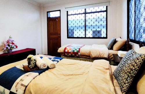 Sibu Villa | Golden Villa with 5 Rooms