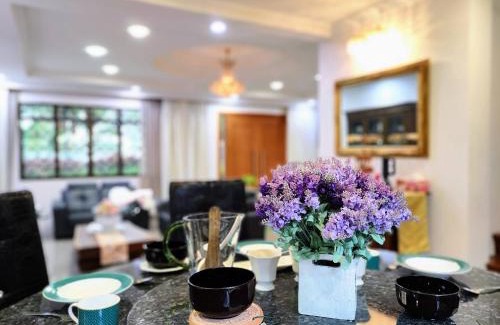 Sibu Villa | Golden Villa with 5 Rooms