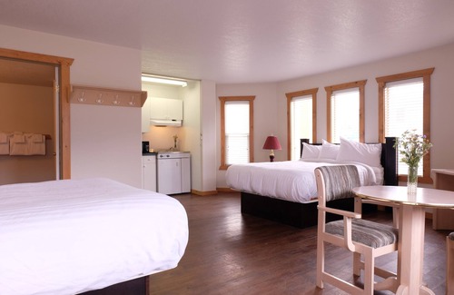 Golden Hotel | Golden Village Lodge