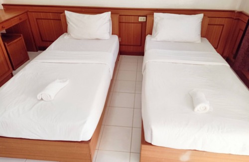 Ban Du Hotel | Goldenville
