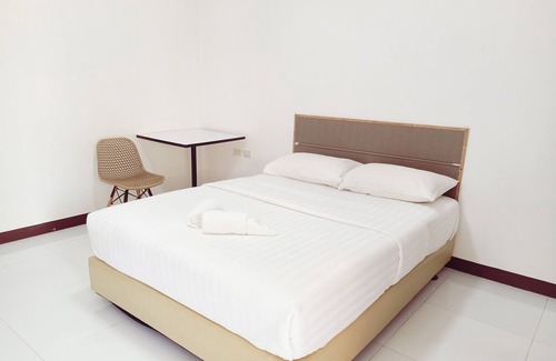 Ban Du Hotel | Goldenville