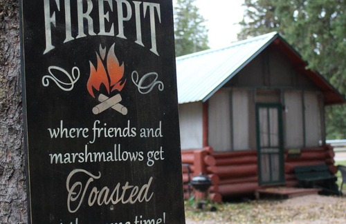 Deadwood Cabin | Goldenwest Cabin near Spearfish Canyon