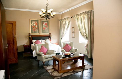 Nigel Cabin | Goldfields Lodge and Conference Centre