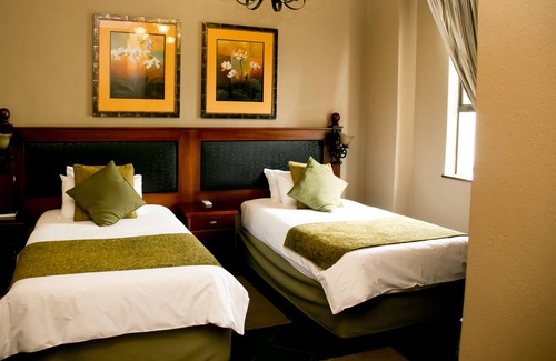 Nigel Cabin | Goldfields Lodge and Conference Centre