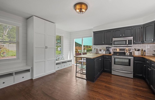 Merriam House | Goldfinch - Large Home + Walkable + Fire Pit