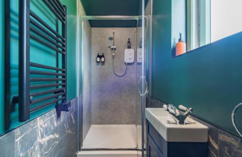 Abbess Roding House | Goldings by Bloom Stays