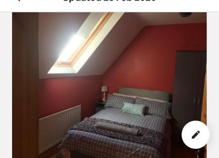 Buncrana House | Golf Beach 5 min walk away and we have wifi