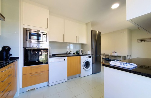 Olhao Apartment | Golf, beach, country and city. Central and modern for up to 5 guests