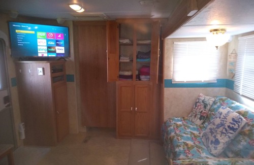 Surfside Beach House | Golf cart included ,nice RV king bed
