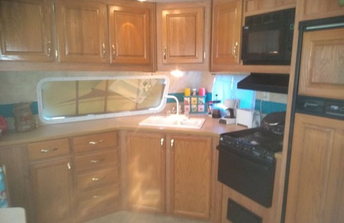 Surfside Beach House | Golf cart included ,nice RV king bed