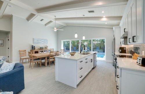 Anna Maria House | Golf Cart included! Short walk to the Beach on the Peaceful North End