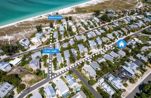 Anna Maria House | Golf Cart included! Short walk to the Beach on the Peaceful North End
