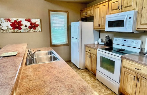 Red Lodge House | Golf Course Condo - Spacious 3 Bed, 3 Bath Condo with Hot tub, Sauna, & Pool