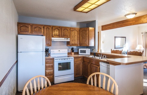 Red Lodge Condo | Golf Course Condo with Pool, Hot Tub, Sauna, and Game Room. Aspen Townhomes #6