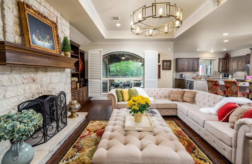 Horseshoe Bay West House | Golf Course House and Concierge Services