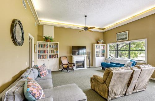 Salado Apartment | Golf Course Views Family Home with Yard in Salado!
