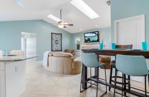 Pebble Beach House | Golf, Freshwater Pond, Pool & Huttub - The Happy Bunker- Roelens Vacations