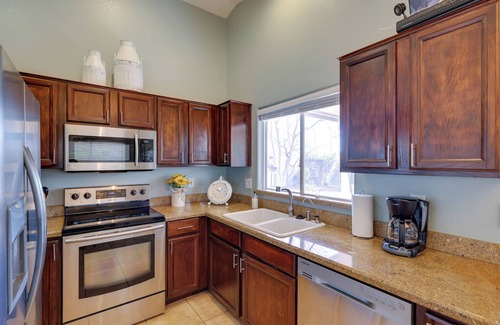 Deer Valley House | Golf & Hike: Family Home w/Patio in Glendale