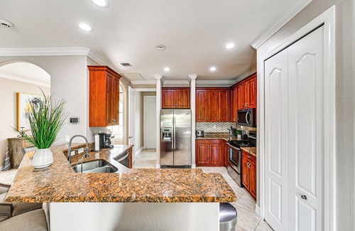 Eisenhower House | Golf & Hike: Lehigh Acres Home w/Pool & Lanai