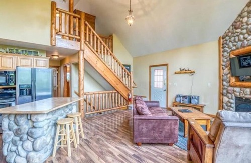 Biwabik Villa | Golf/Ski Villa, amazing lake views, heart of the action at Giant's Ridge Resort