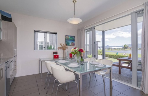 Matarangi House | Golfer's Paradise - Matarangi Holiday Home