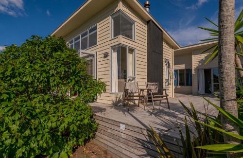 Matarangi House | Golfers and Beach Lovers Dream - Matarangi House