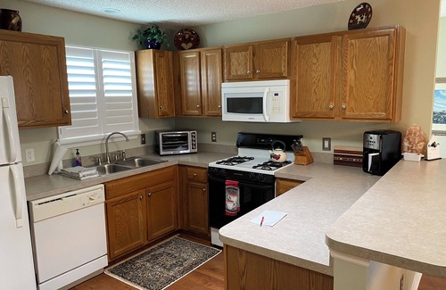 Chatham House | Golfers Dream 2BR/2Bath in The Village of Chatham with WiFi, AC, 3 pools nearby!