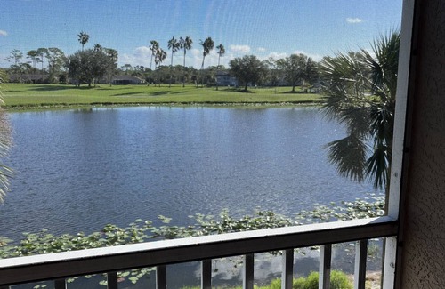 Sarasota Condo | Golfers paradise 25 minutes to siesta key beach!