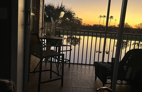 Sarasota Condo | Golfers paradise 25 minutes to siesta key beach!