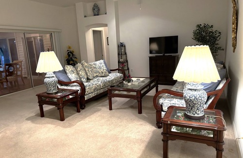 Springdale House | Golfers Paradise! 3-bedroom with a lake view, on the golf course in The Villages