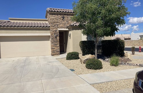 Las Cruces House | Golfers Paradise w/hot tub-2 Mins from Golfcourse